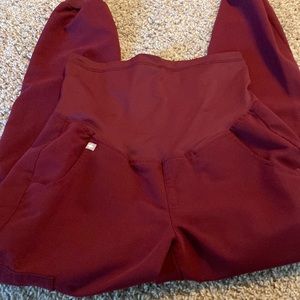 FIGS Zamora Maternity Joggers - extra small Burgundy